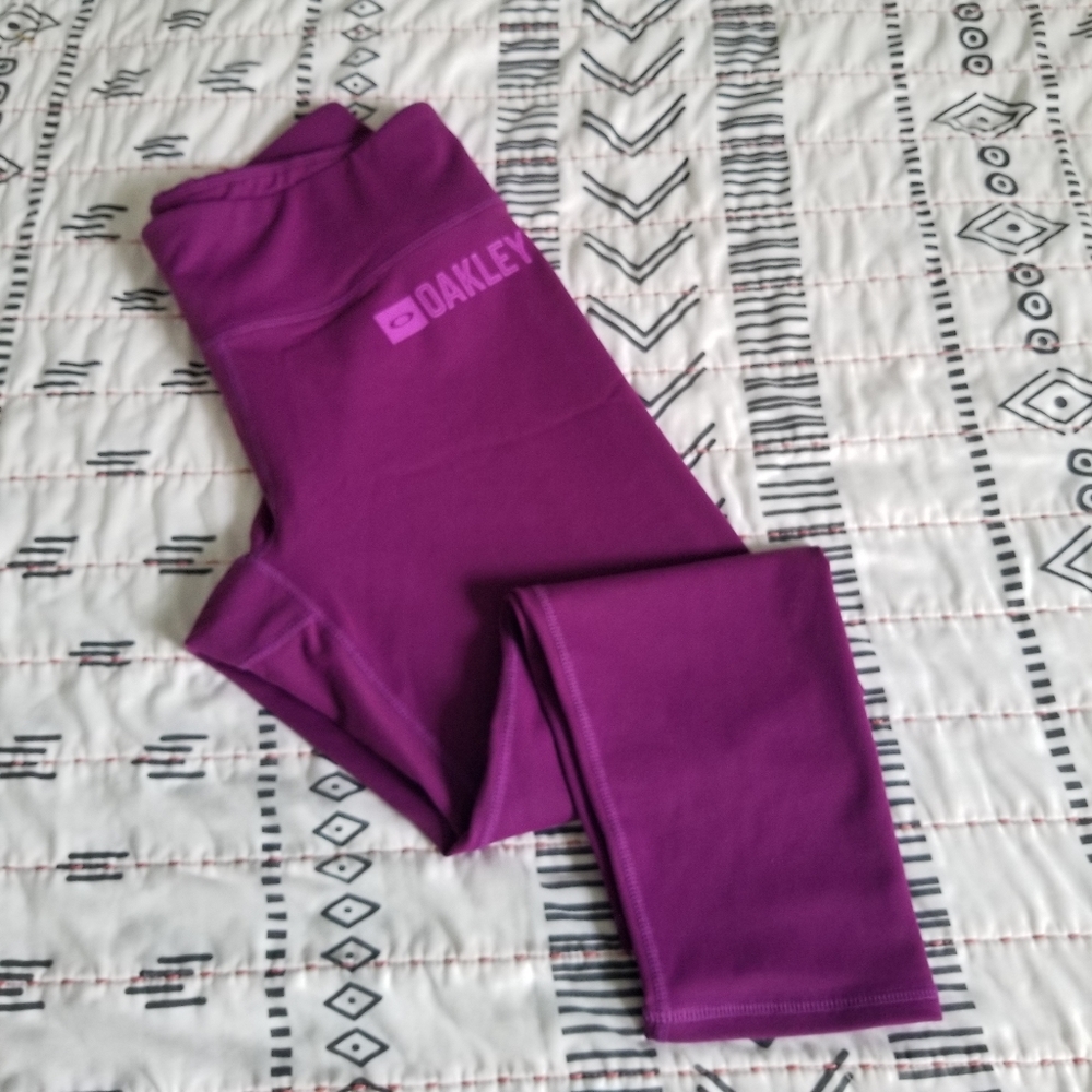 Oakley Purple Crop Leggings Medium